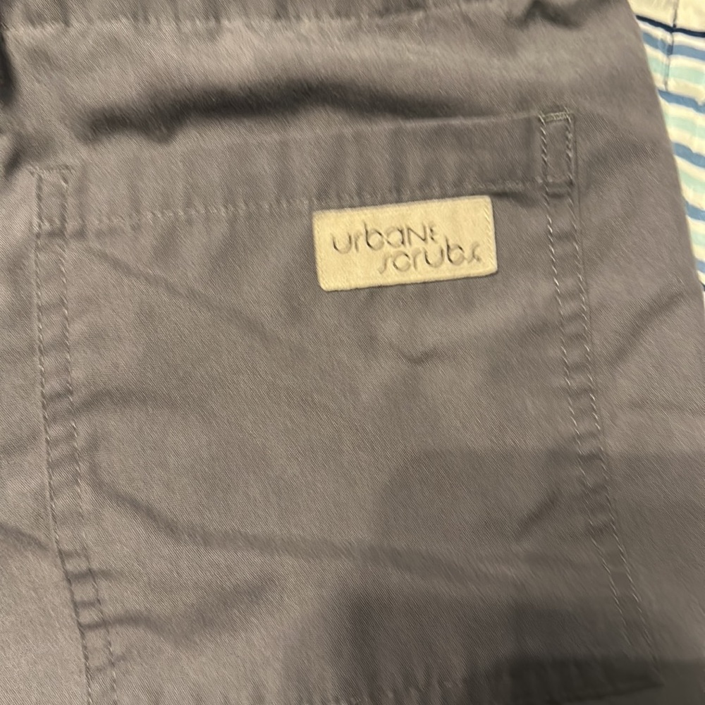 Extra small scrub set by Urban scrubs grey with light pink trim at the neck. - Picture 6 of 7